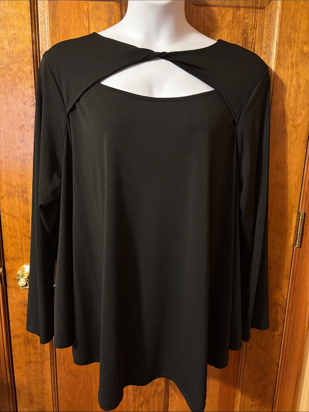 🏝️Lane Bryant Black Long Sleeve Cutout Tunic